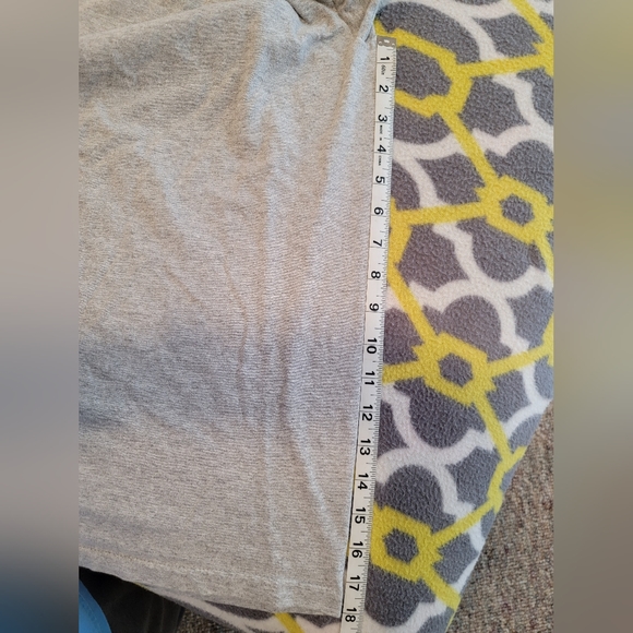 CHAMPION Large Tee - Picture 5 of 6